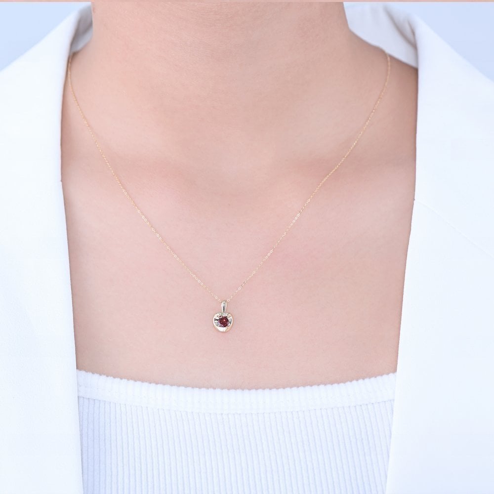9ct Yellow Gold Garnet Heart Pendant Necklace