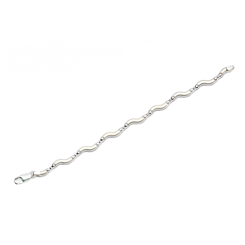 Silver Wavey Kiss - detail view | Prime Jewellery