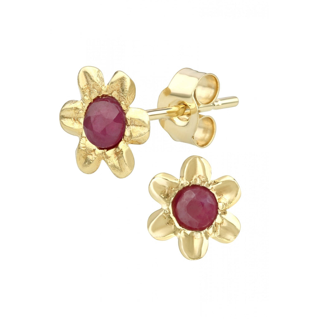 Round Ruby Flower - detail view | Prime Jewellery