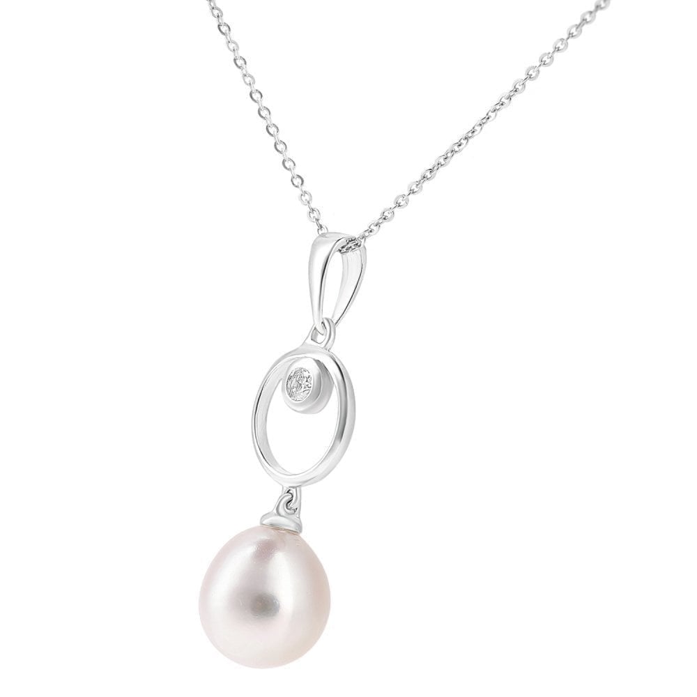 Pearl Necklace - detail view | Prime Jewellery