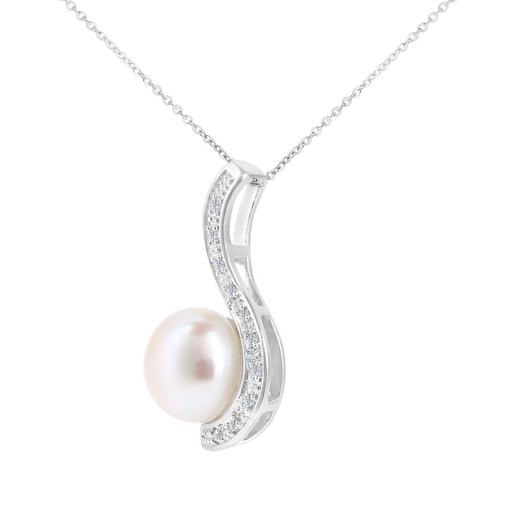 Pearl Necklace - detail view | Prime Jewellery