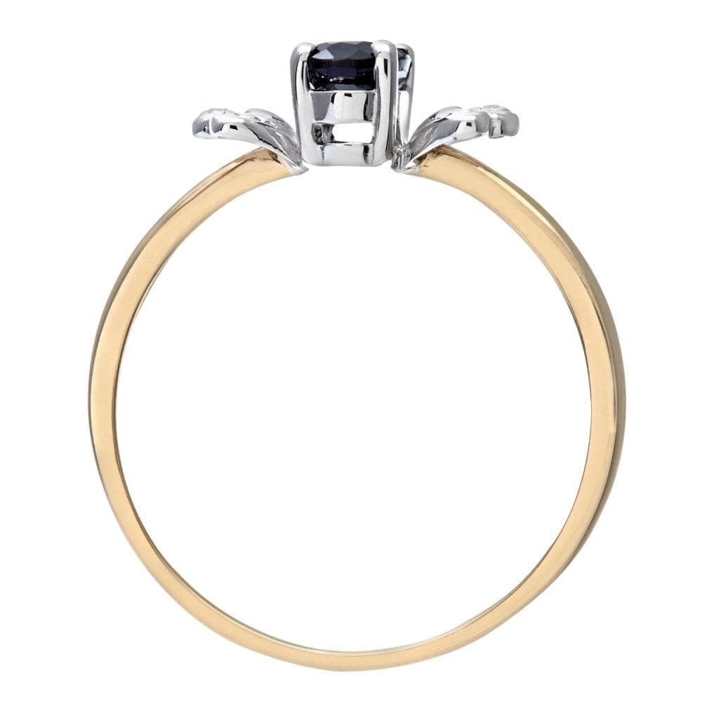 Oval Blue Sapphire - detail view | Prime Jewellery