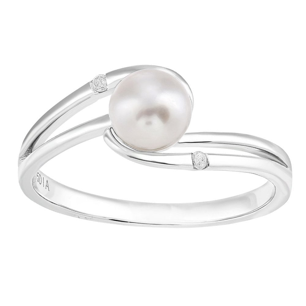 9ct White Gold 0.02ct Diamond And Cultured Pearl Ring