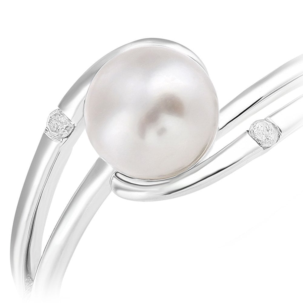 9ct White Gold 0.02ct Diamond And Cultured Pearl Ring
