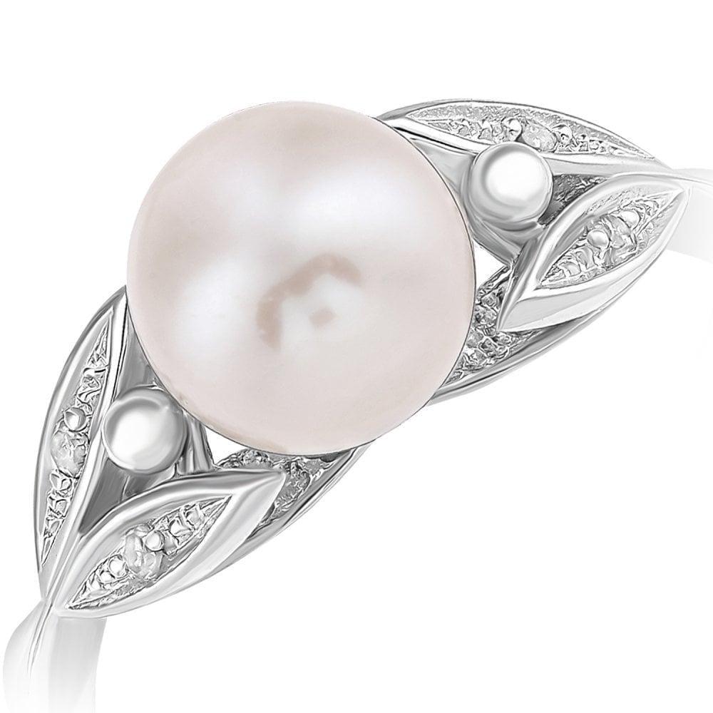 9ct White Gold 0.03ct Diamond And Cultured Pearl Ring