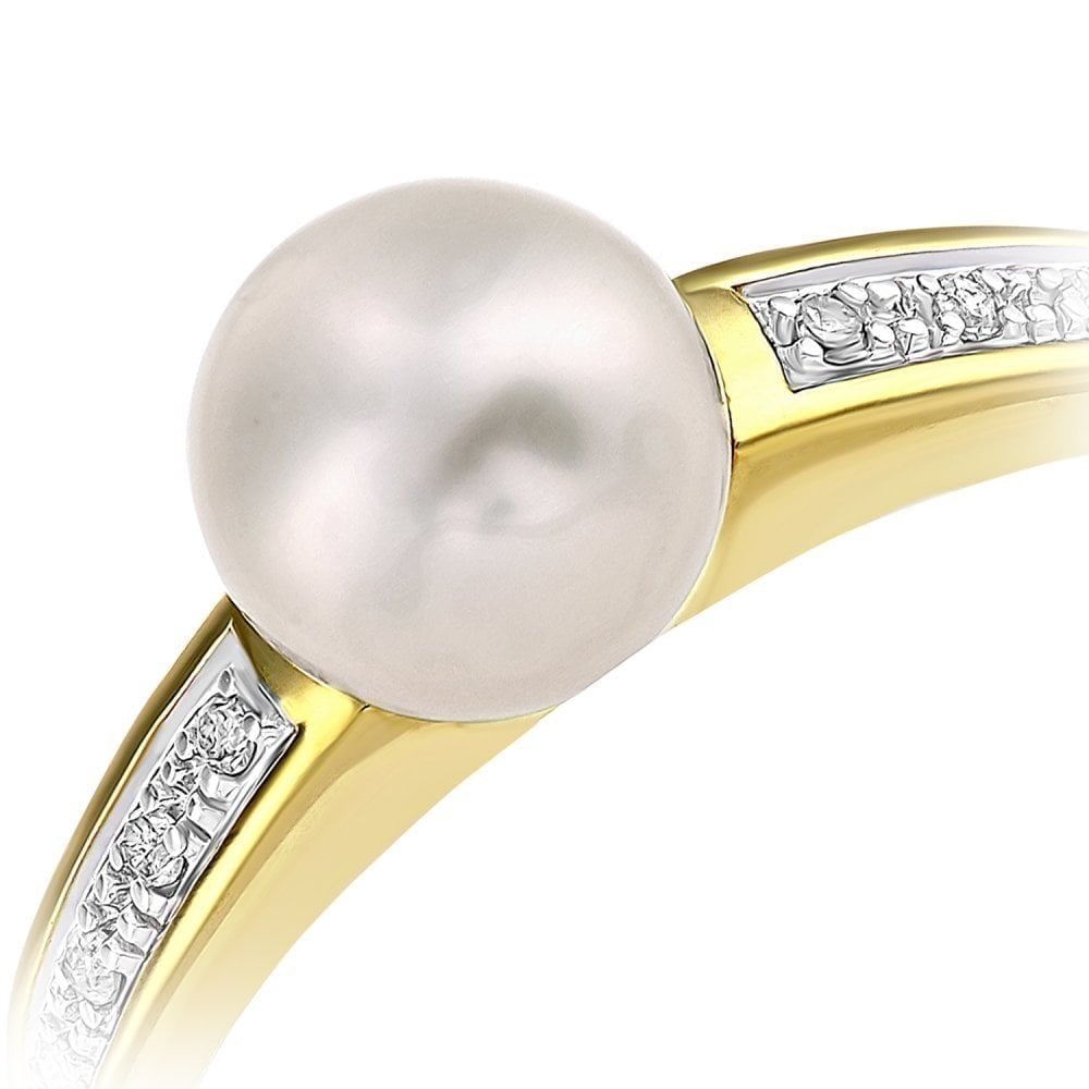 9ct Yellow Gold 0.04ct Diamond And Cultured Pearl Ring