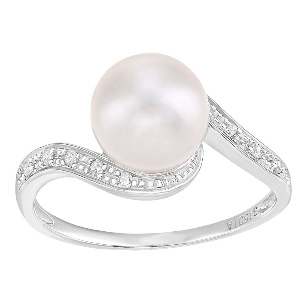 9ct White Gold 0.05ct Diamond And Cultured Pearl Ring