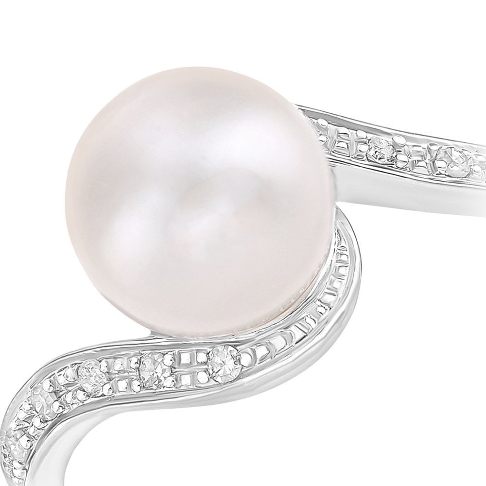 9ct White Gold 0.05ct Diamond And Cultured Pearl Ring