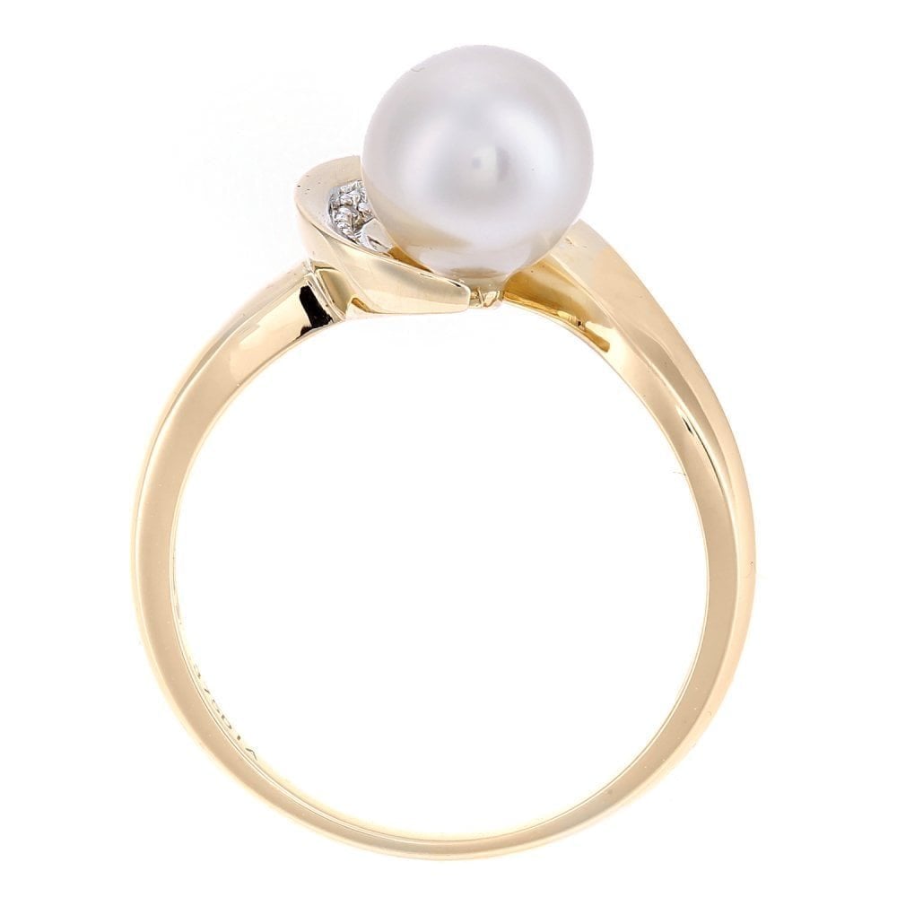 9ct Yellow Gold 0.05ct Diamond And Cultured Pearl Ring