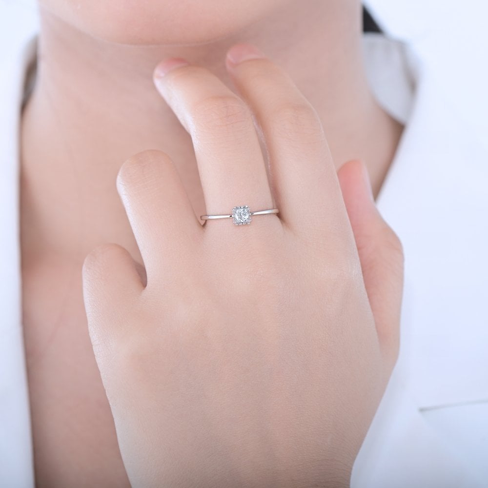 9ct White Gold 0.25 Carat Natural Diamond Engagement Ring