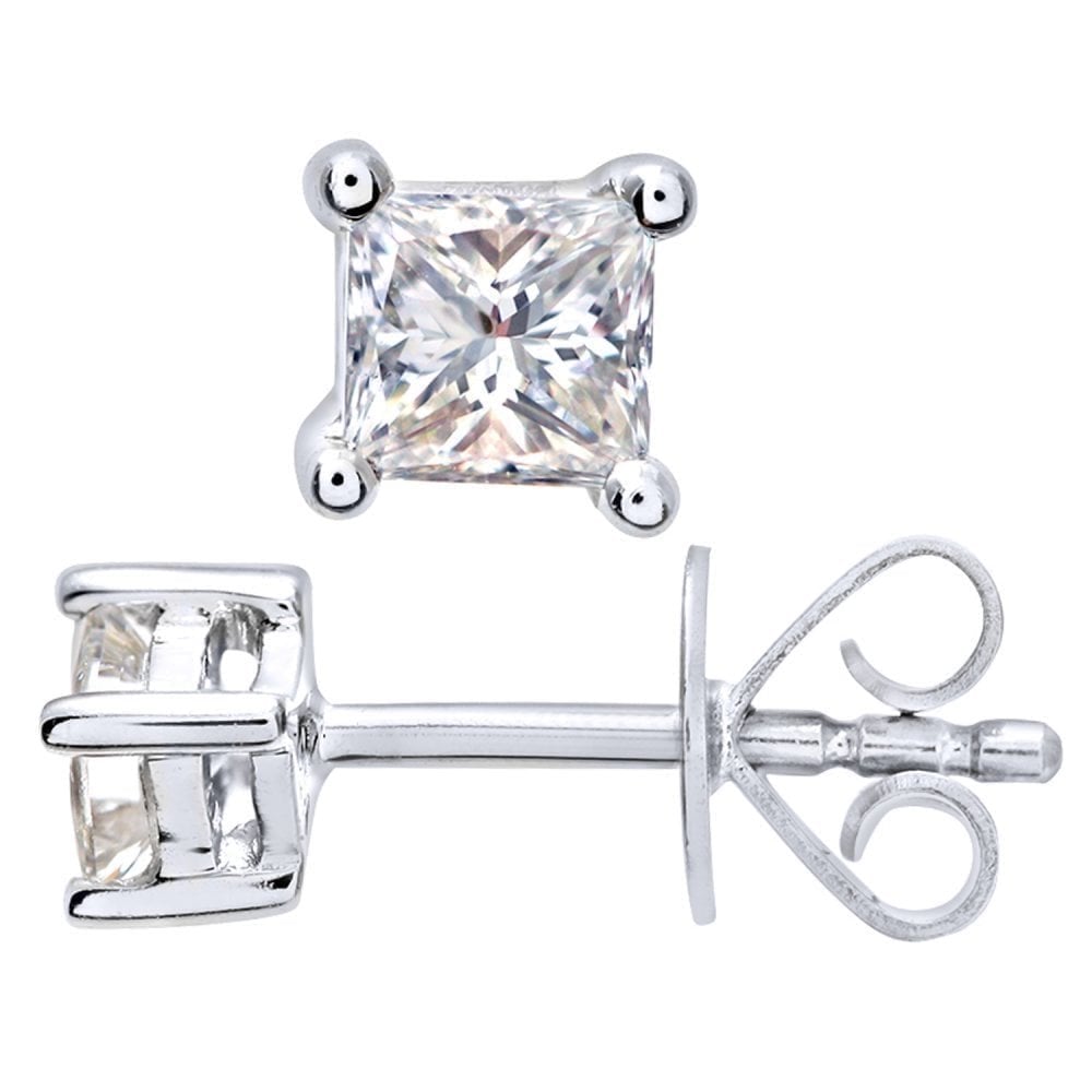 Platinum 0.25 Carat Natural Diamond Solitaire Stud Earrings