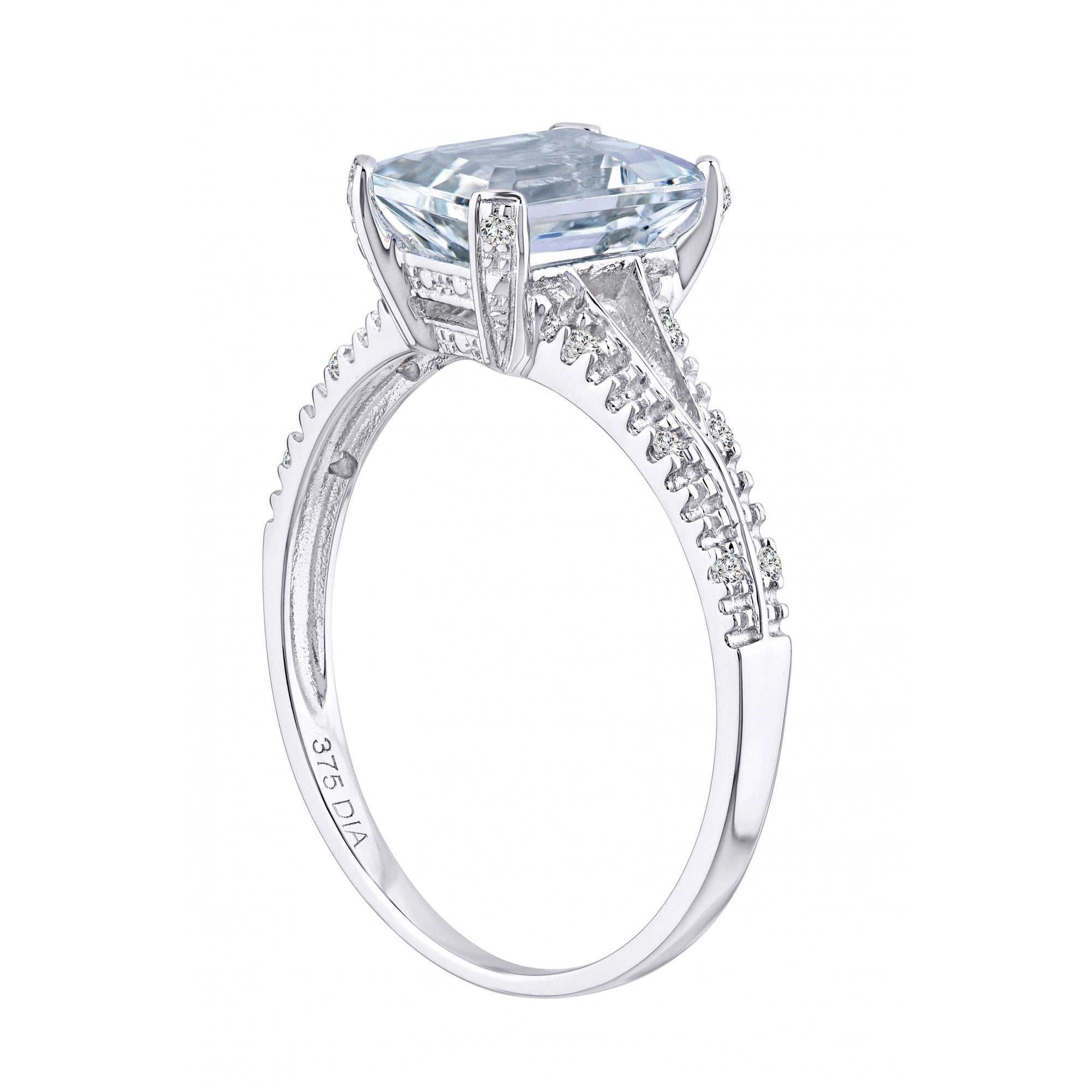 Emerald Cut Aquamarine - detail view | Prime Jewellery