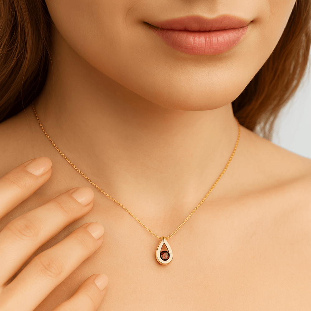 Garnet Necklace - detail view | Prime Jewellery