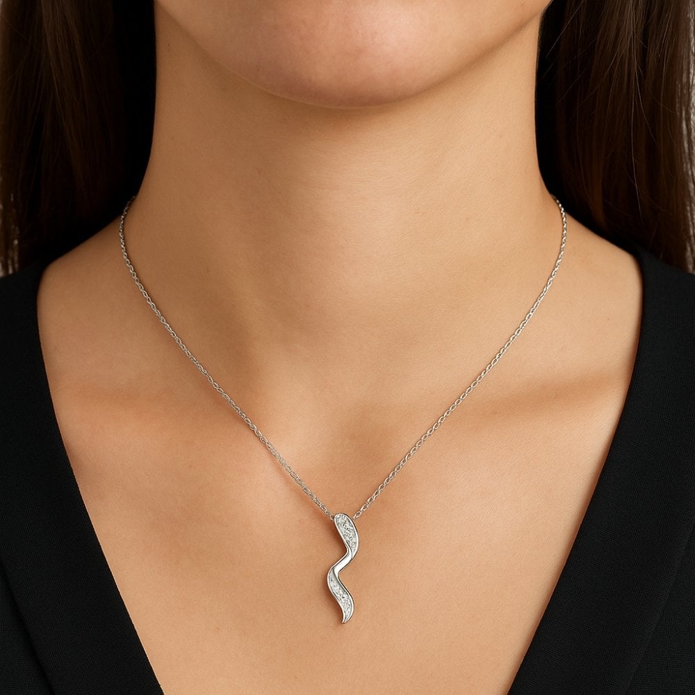 Diamond Necklace 9ct - detail view | Prime Jewellery