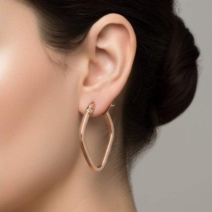 Kite Shaped Small - detail view | Prime Jewellery