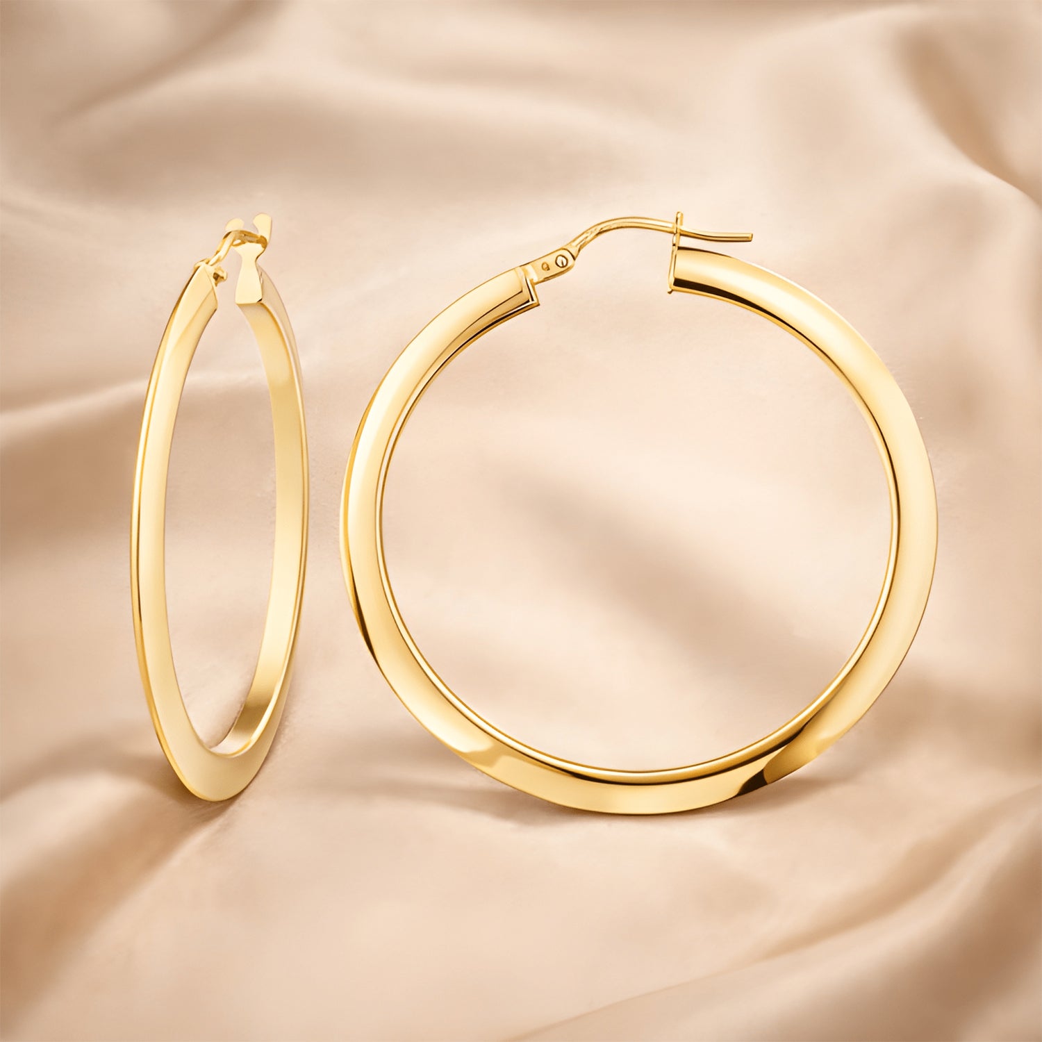Classic Flat Large - detail view | Prime Jewellery