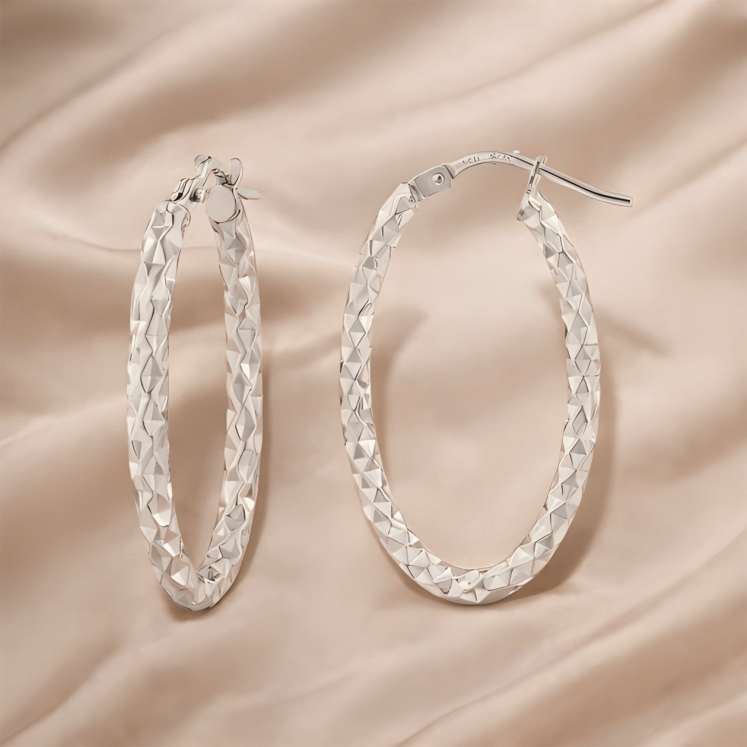 Twist Medium Hoop - detail view | Prime Jewellery