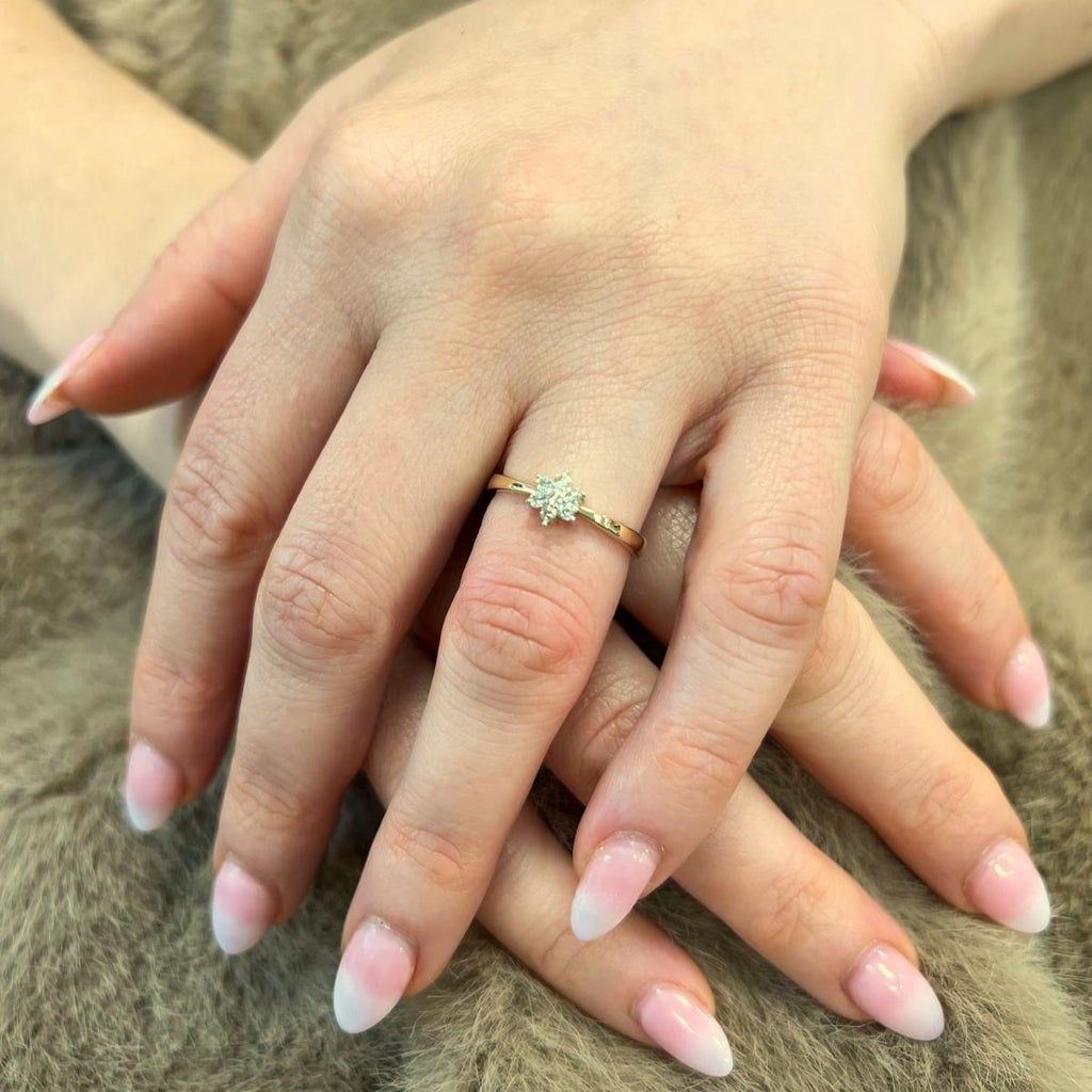 9ct Yellow Gold Ring in Cluster Design
