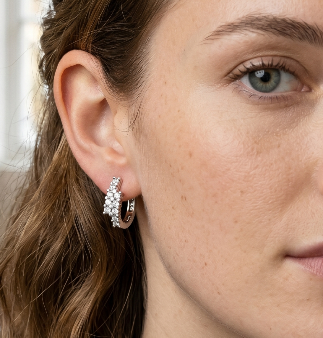 9ct White Gold - detail view | Prime Jewellery
