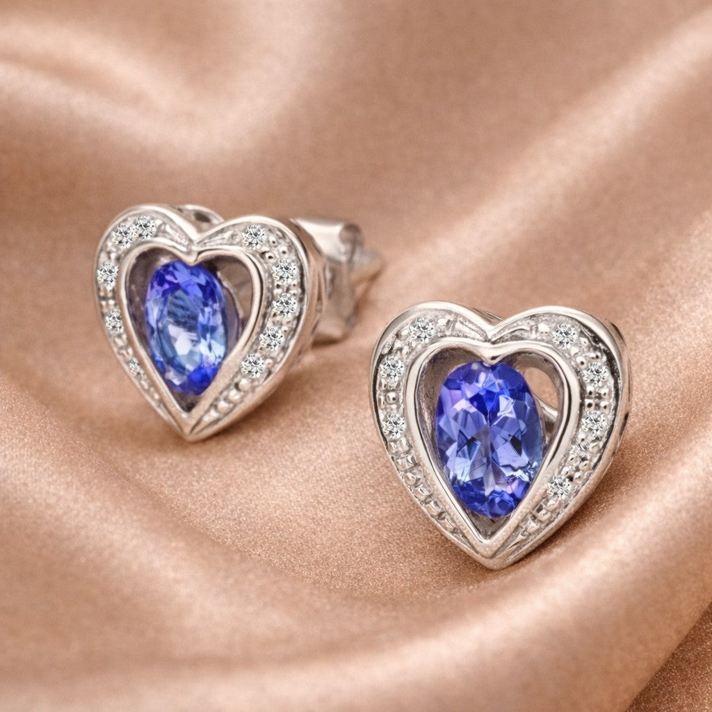 Tanzanite Stud Earrings - detail view | Prime Jewellery
