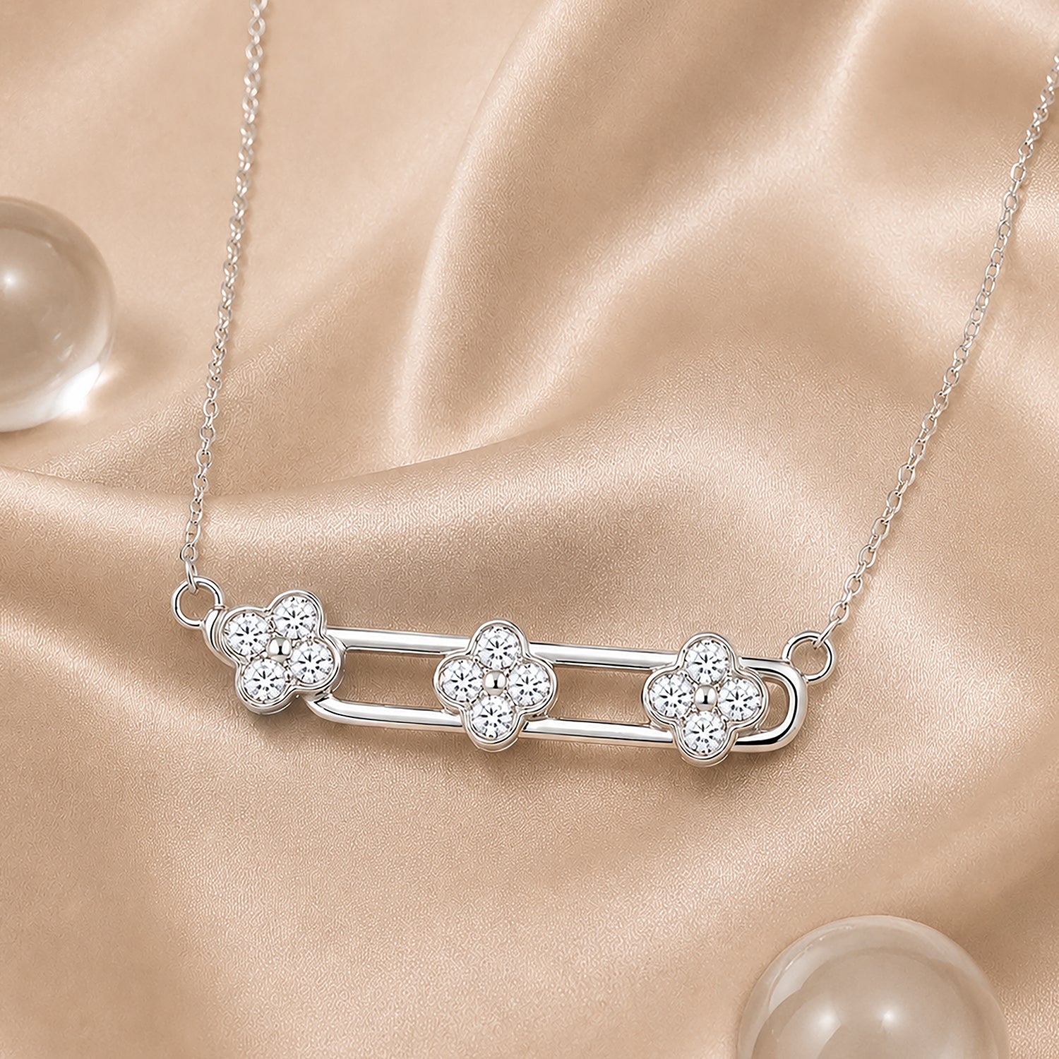 9ct White Gold Moveable Diamonds Flower Necklace
