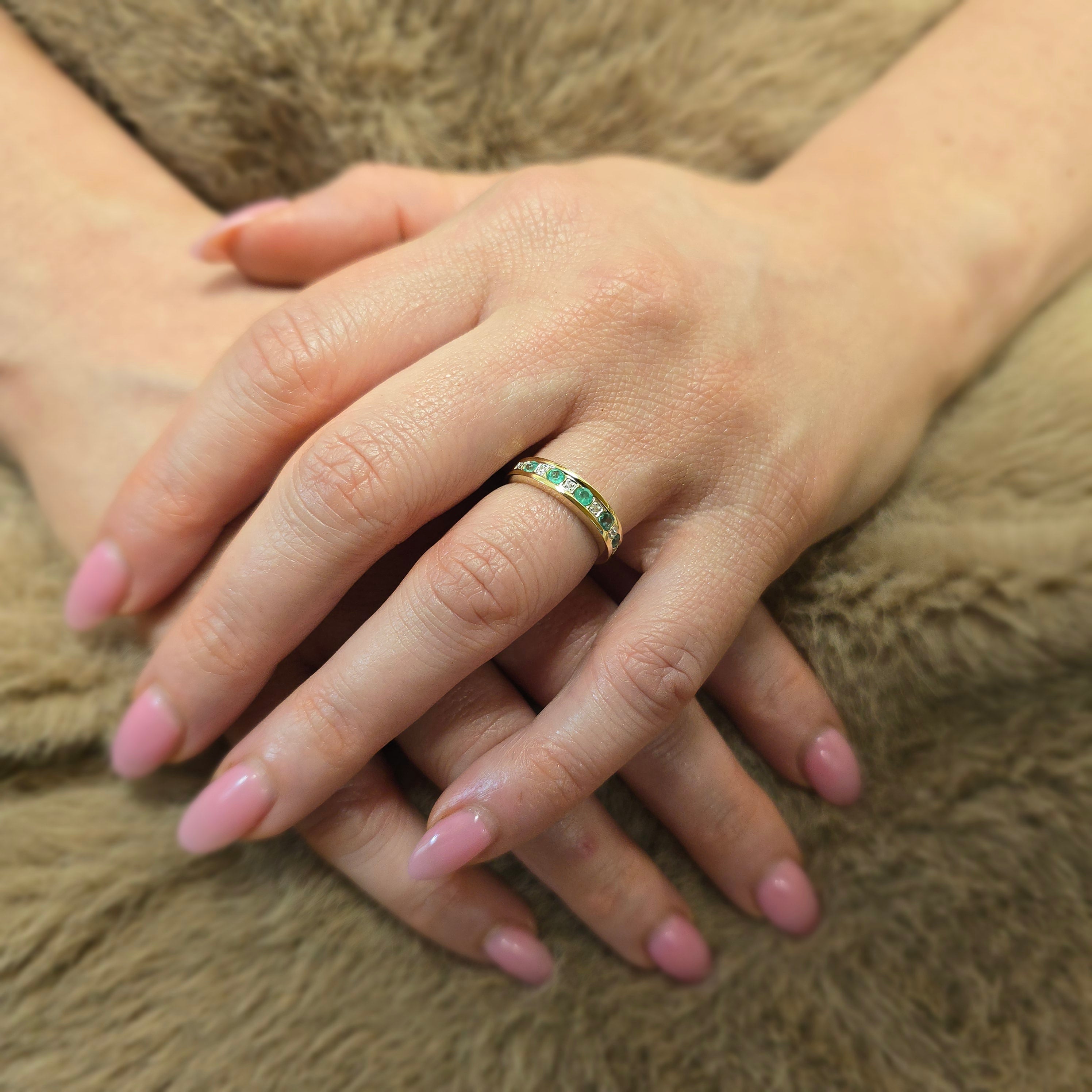 Round Emerald and - detail view | Prime Jewellery