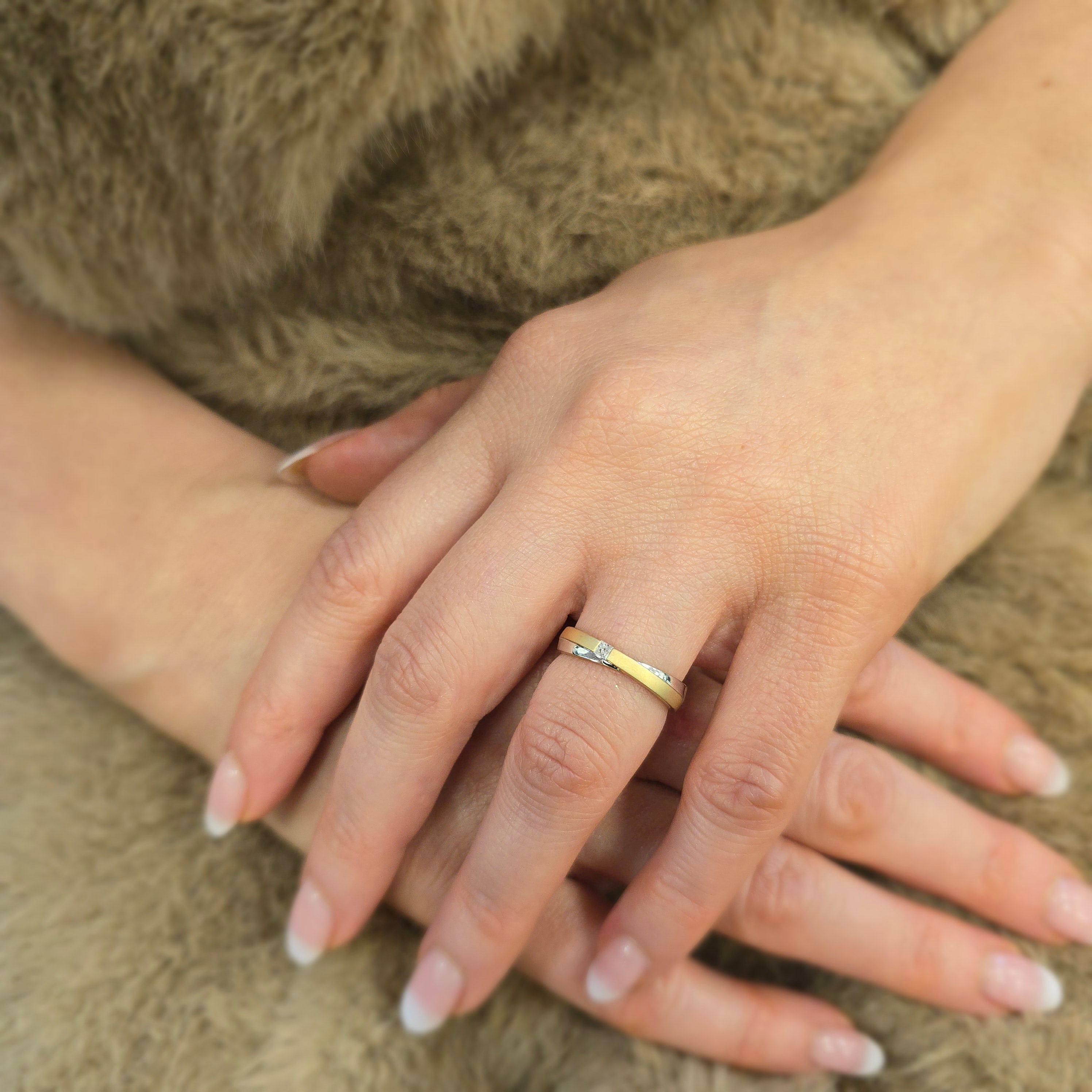 9ct Yellow and White Gold Natural Diamond Crossover Wedding Band Ring