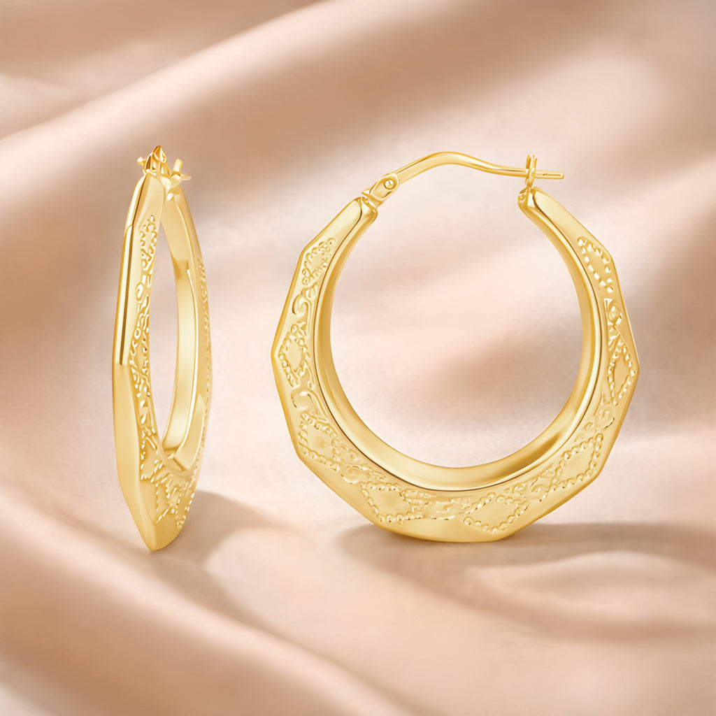 Engraved Victorian Medium - detail view | Prime Jewellery